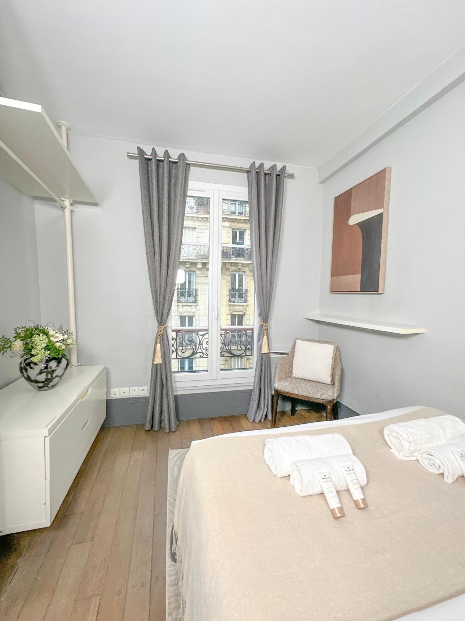 Stunning Apartment Near Eiffel Tower Paris Exterior foto
